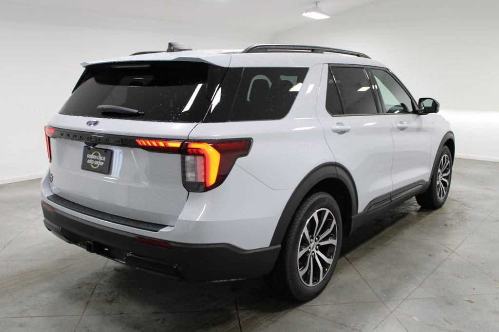 New 2026 Ford Explorer ST-Line image 8
