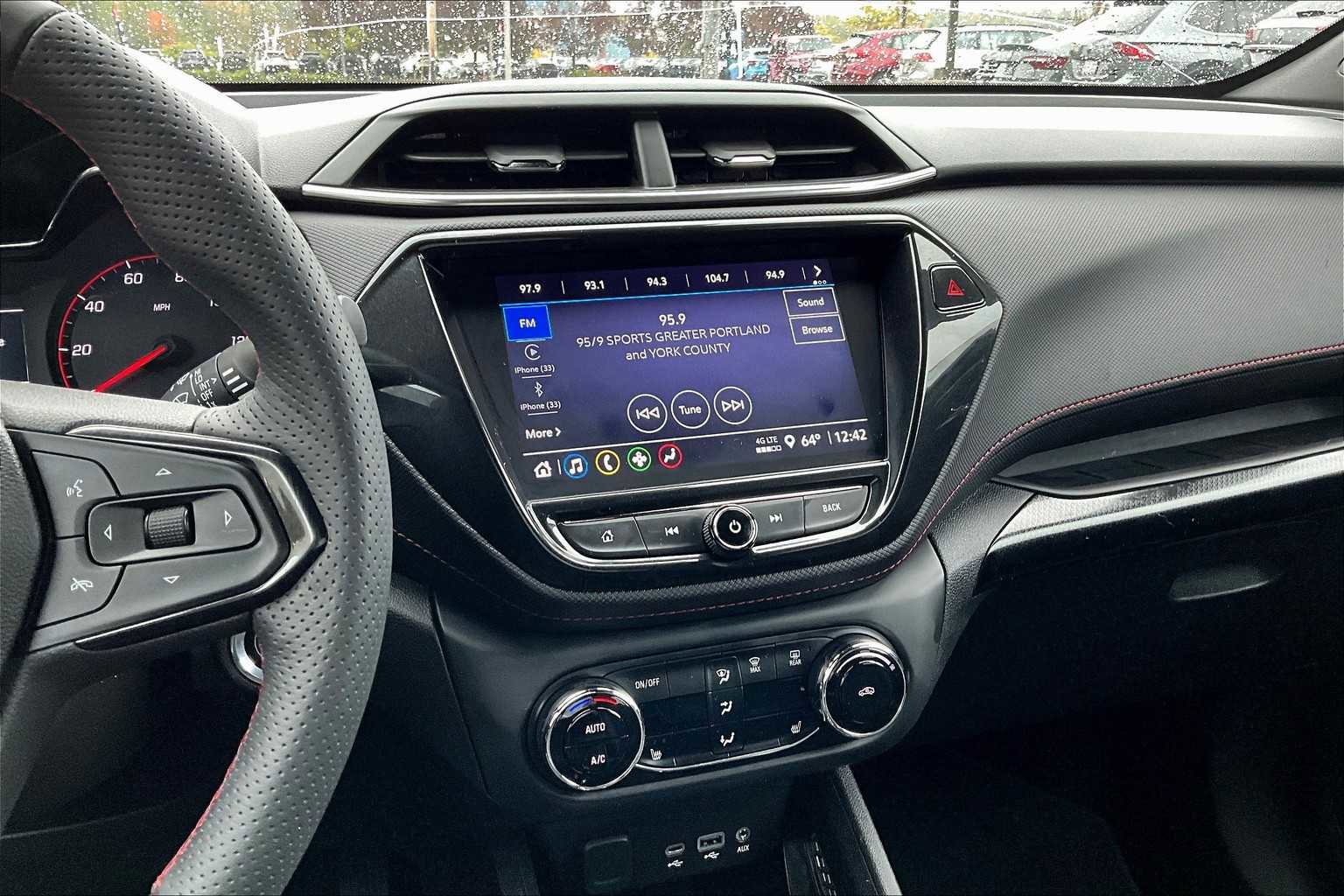 Used 2023 Chevrolet TrailBlazer RS w/ Convenience Package image 11