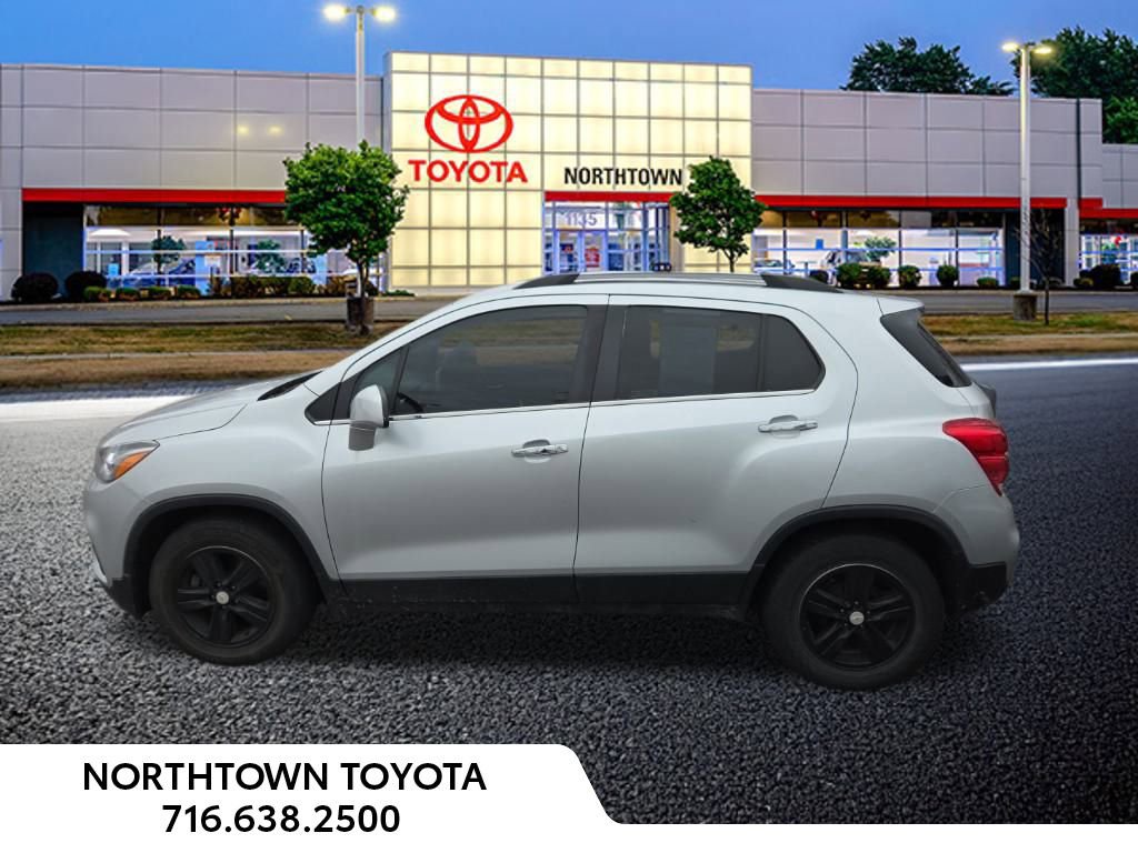 Used 2020 Chevrolet Trax LT w/ LT Convenience Package image 12