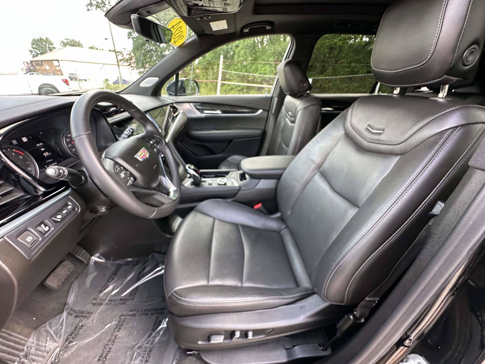 Used 2024 Cadillac XT6 Premium Luxury w/ Technology Package AWD/4WD image 17