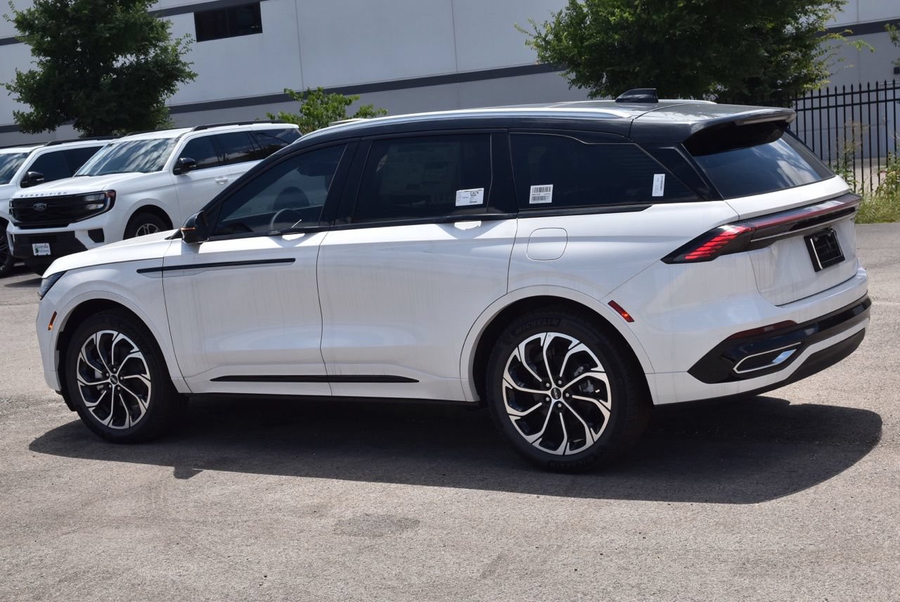 New 2026 Lincoln Nautilus Reserve AWD/4WD image 10