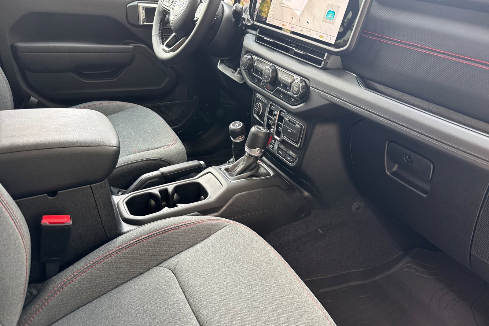 New 2025 Jeep Wrangler Unlimited Rubicon image 13