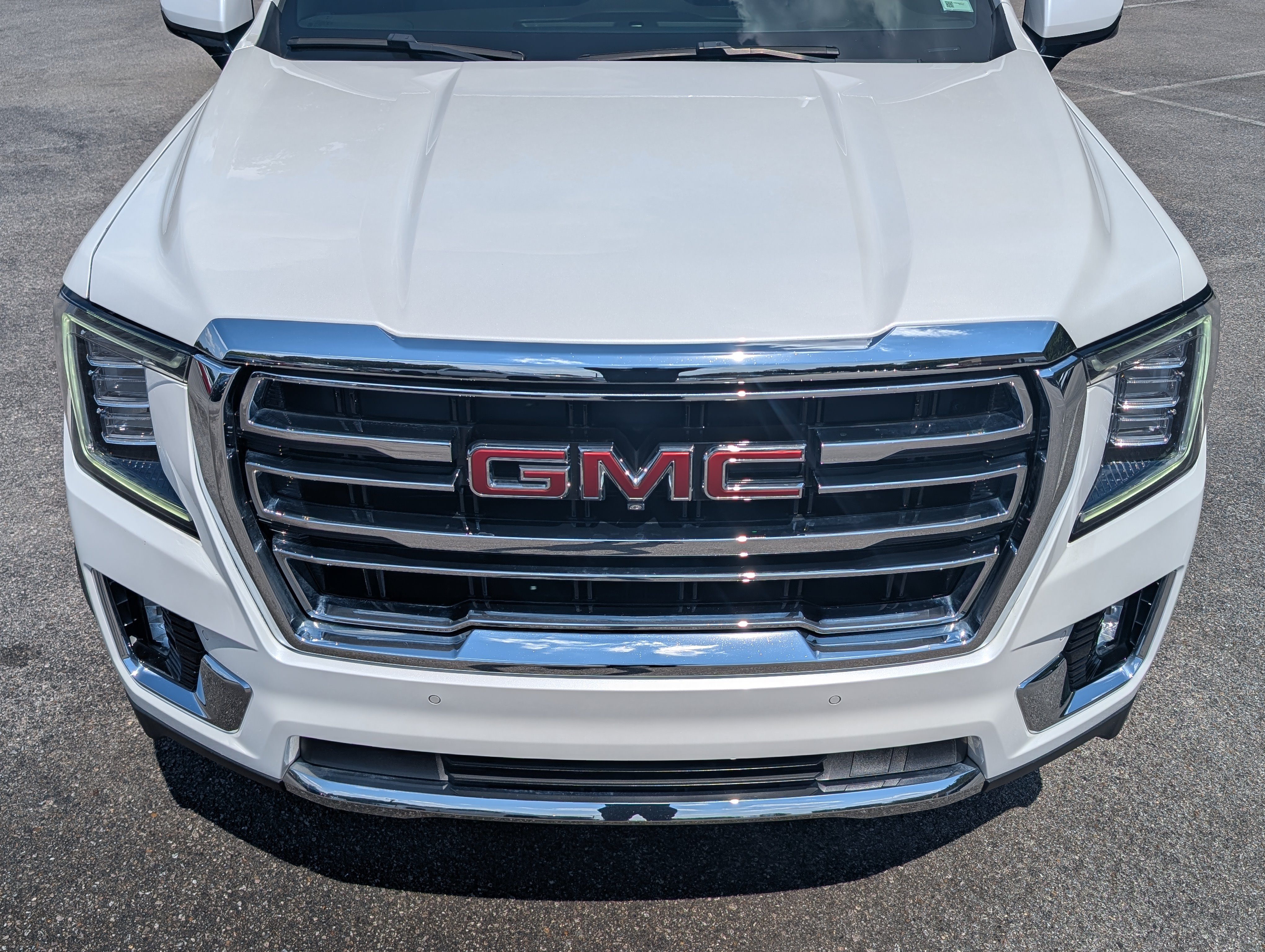 Used 2024 GMC Yukon SLT w/ SLT Premium Package RWD image 12