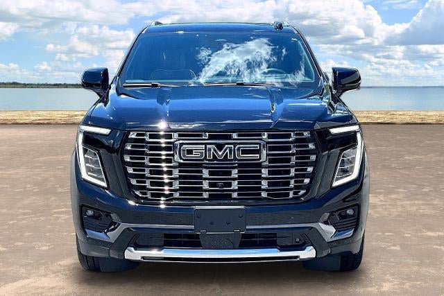Used 2025 GMC Yukon Denali Ultimate w/ LPO, Floor Liner Package AWD/4WD image 2