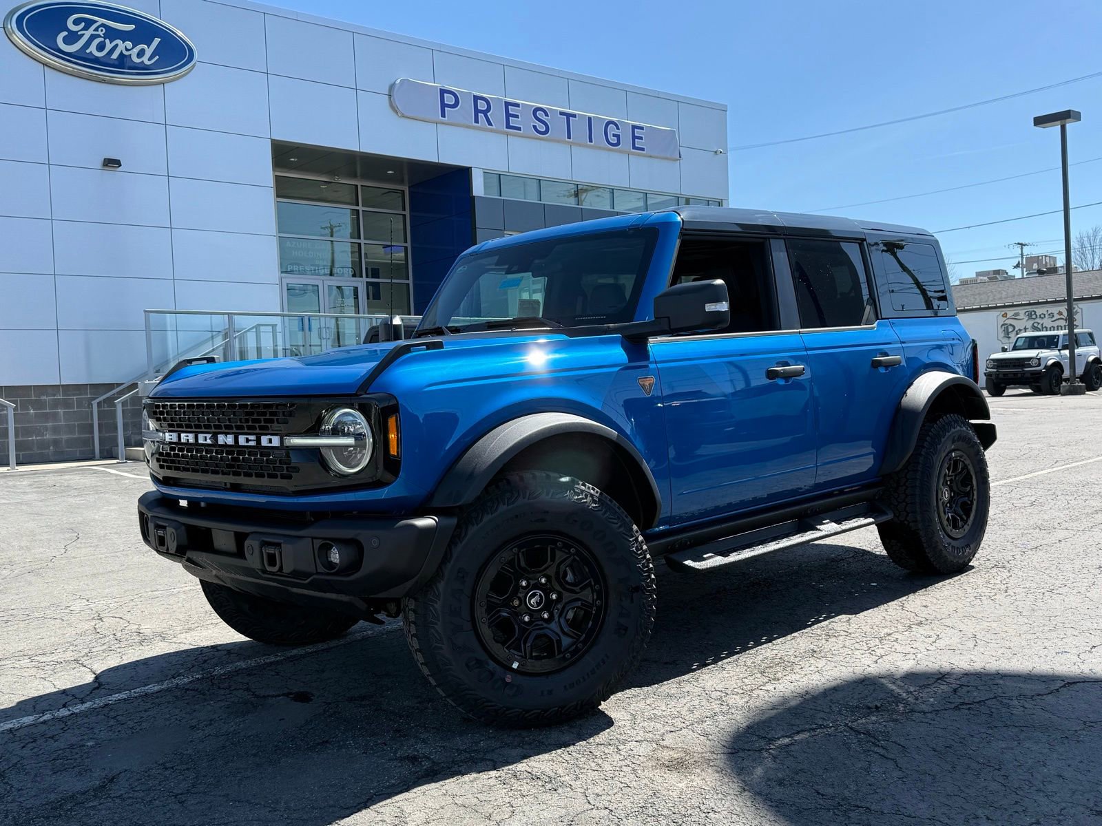 New 2025 Ford Bronco Badlands image 16