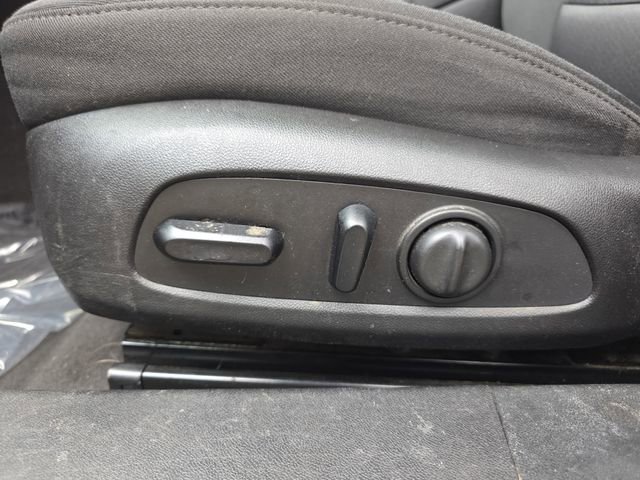 Used 2018 Chevrolet Malibu LT FWD image 18