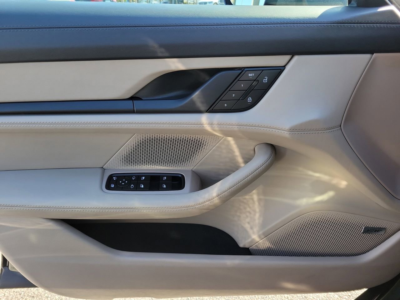 Used 2023 Porsche Taycan 4S image 26