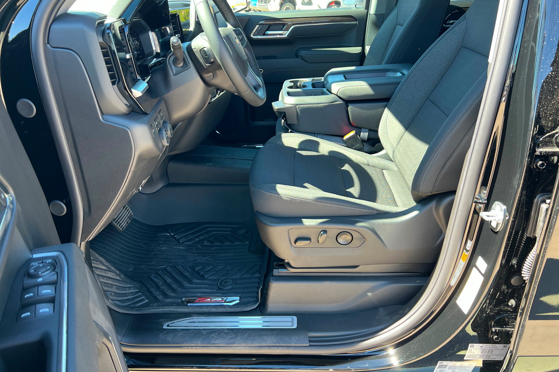 New 2026 Chevrolet Silverado 1500 LT w/ Z71 Off-Road Package AWD/4WD image 18