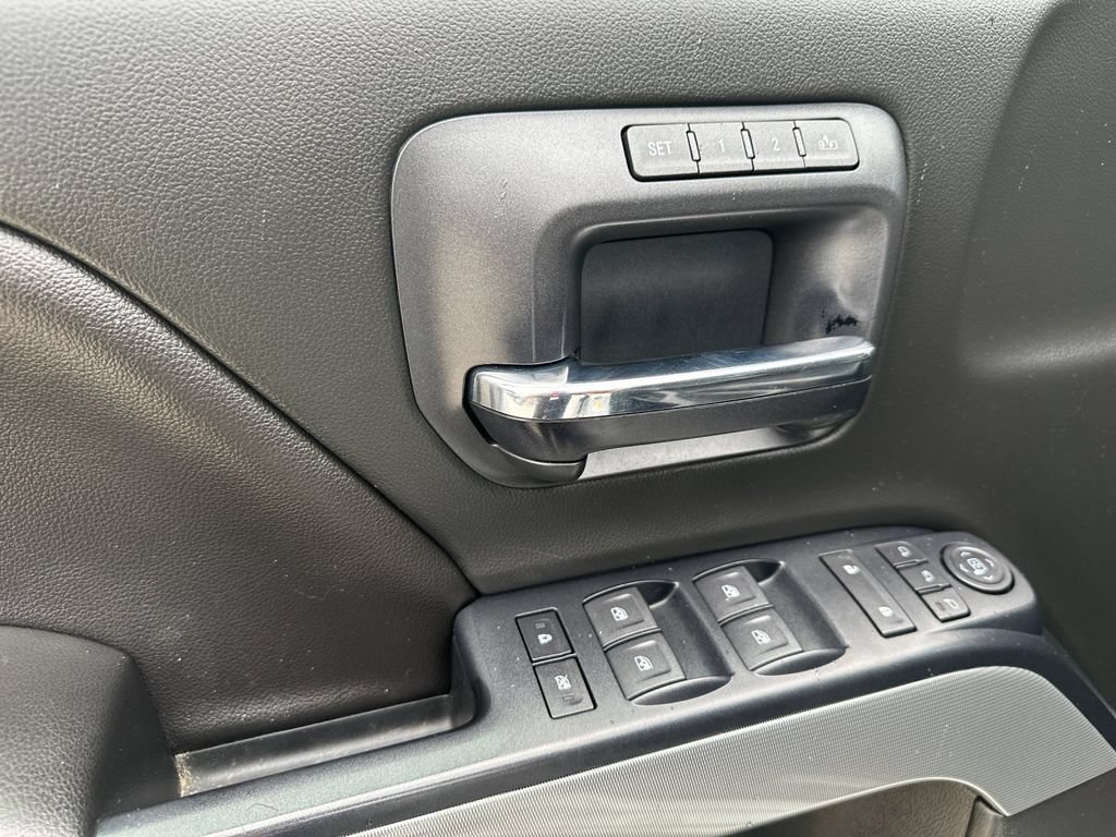Used 2018 Chevrolet Silverado 1500 High Country AWD/4WD image 10