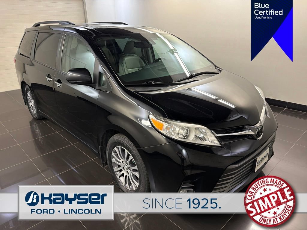 Used 2020 Toyota Sienna XLE Premium FWD image 1