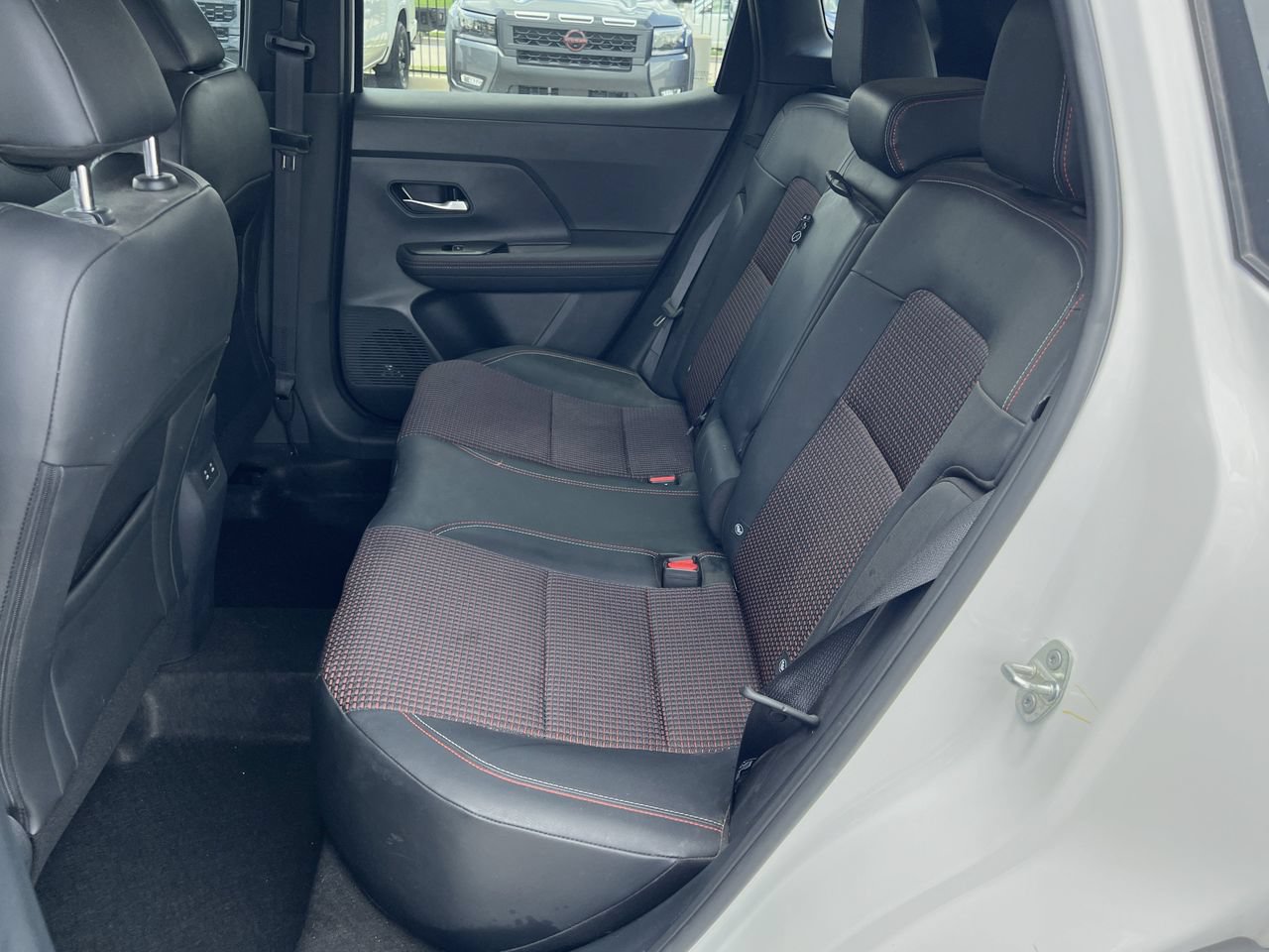 Used 2025 Nissan Kicks SR AWD/4WD image 10