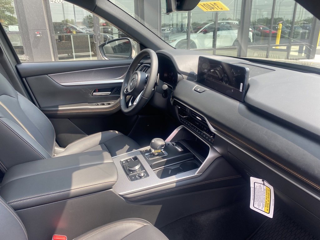 New 2025 MAZDA CX-70 Plug-In Hybrid w/ Premium Plus image 9