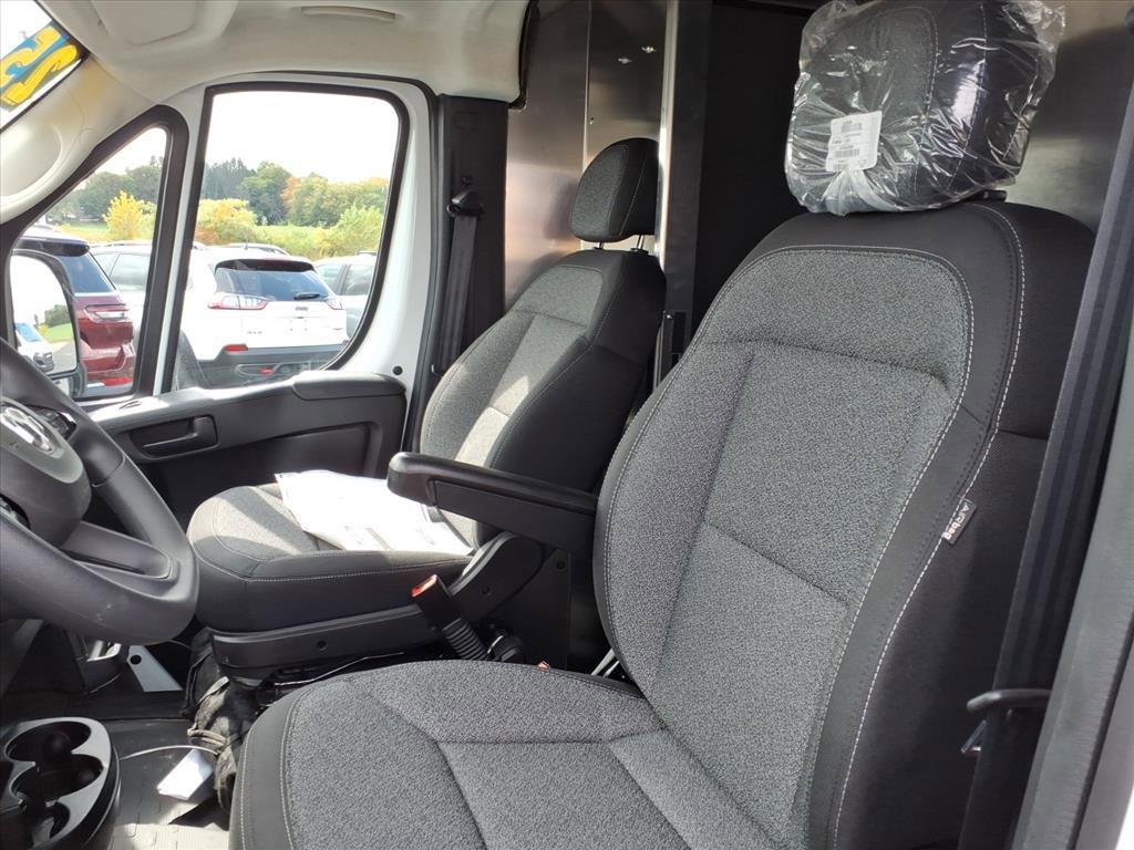 Used 2025 RAM ProMaster 2500 w/ Convenience Group image 14