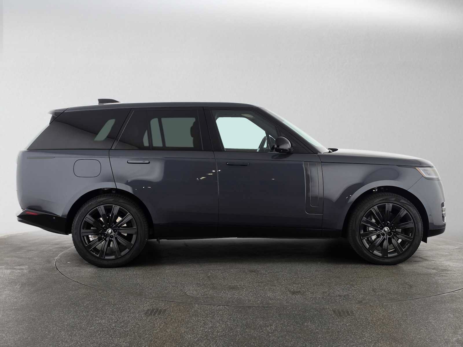 Used 2025 Land Rover Range Rover SE AWD/4WD image 6