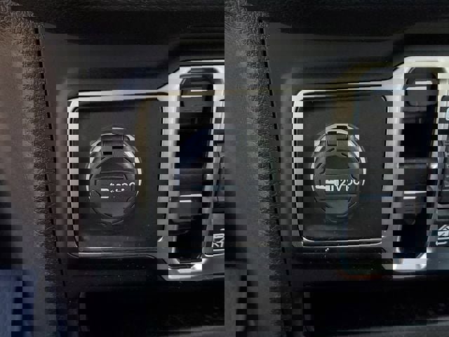 Certified 2025 Jeep Gladiator Sport image 30