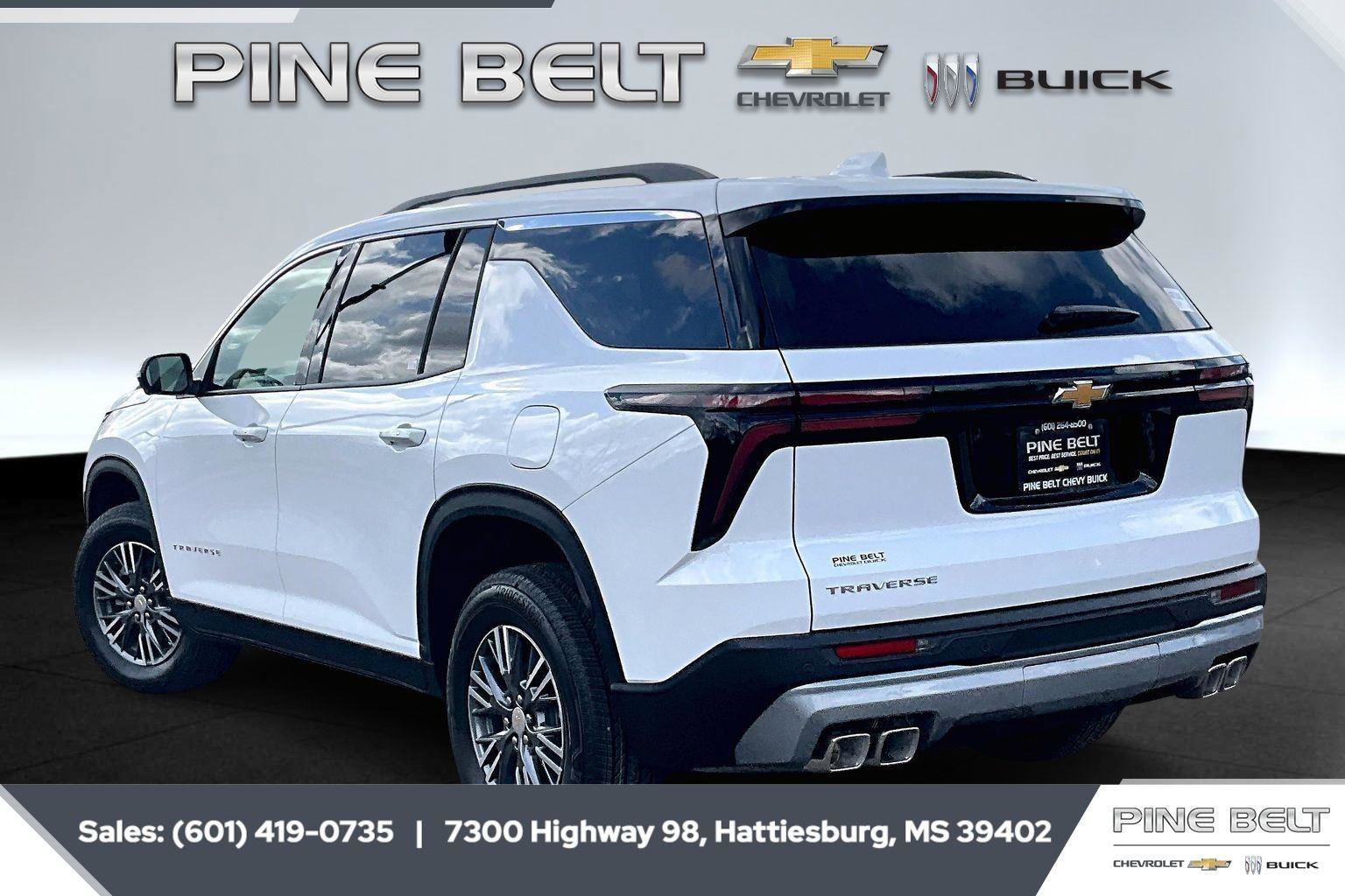 New 2026 Chevrolet Traverse LT w/ Driver Confidence Package image 2