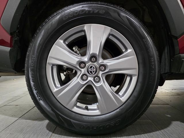 Used 2025 Toyota RAV4 XLE AWD/4WD image 24