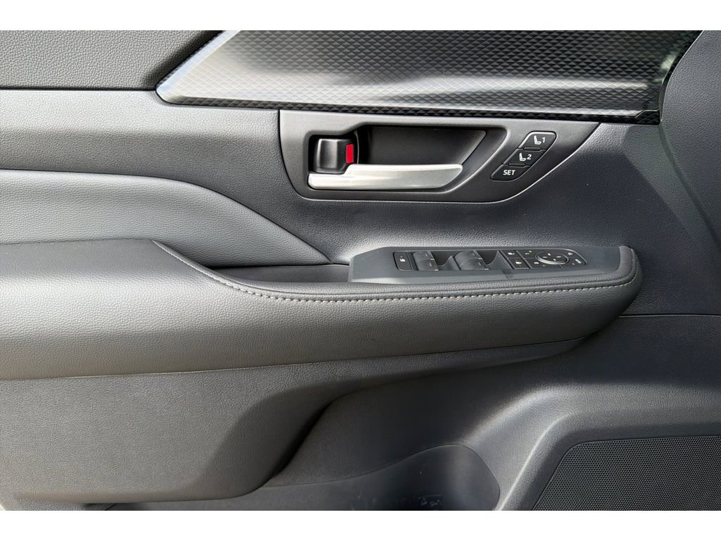 New 2026 Toyota Grand Highlander AWD Hybrid image 11