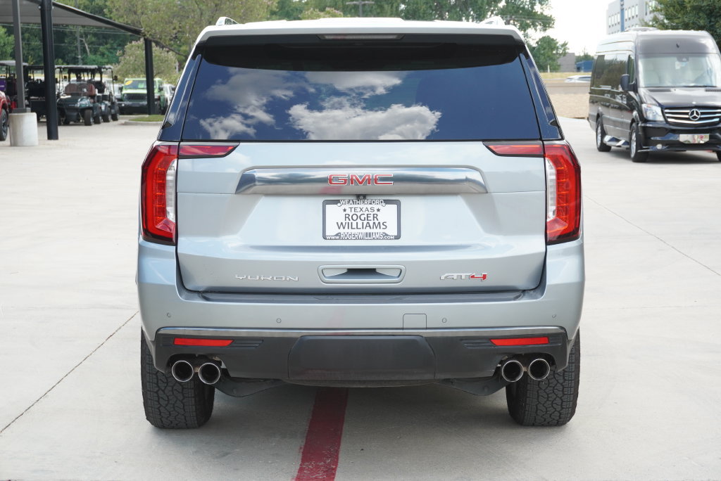 Used 2024 GMC Yukon AT4 w/ Technology Package AWD/4WD image 4