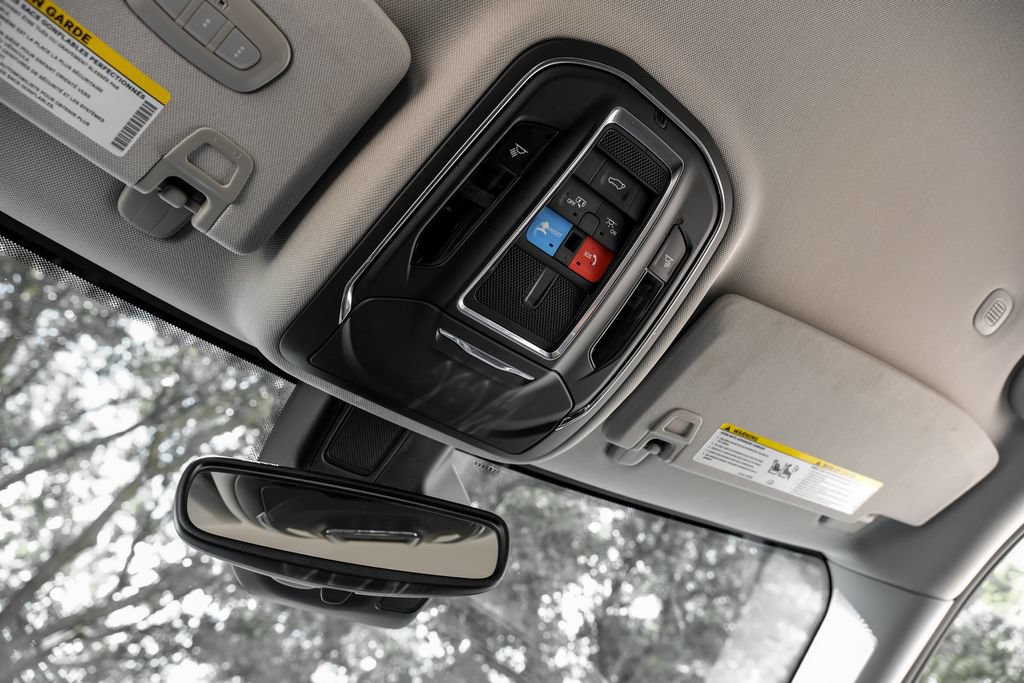 Used 2023 Jeep Grand Cherokee Limited AWD/4WD image 42