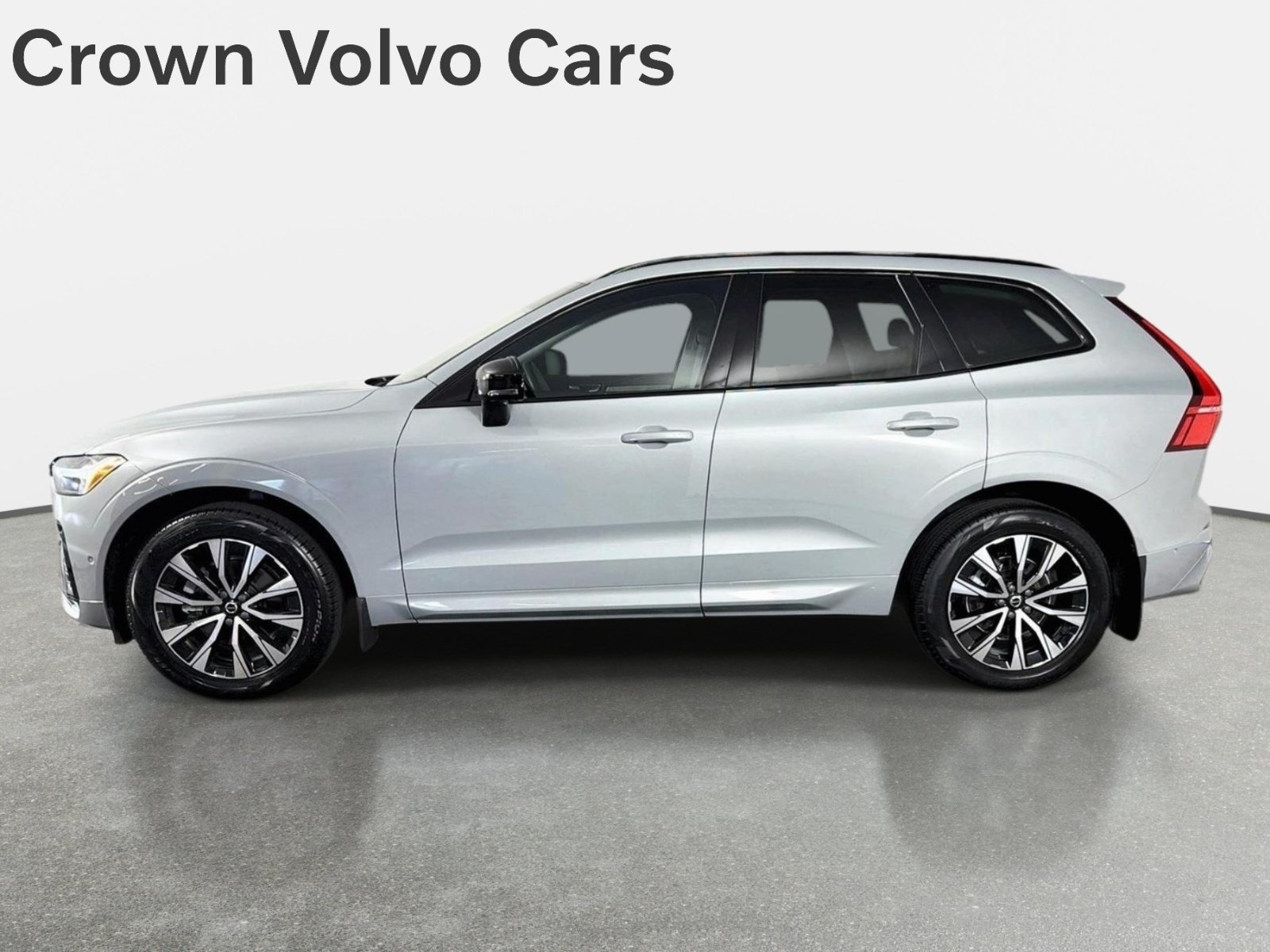 Used 2024 Volvo XC60 B5 Plus AWD/4WD image 8