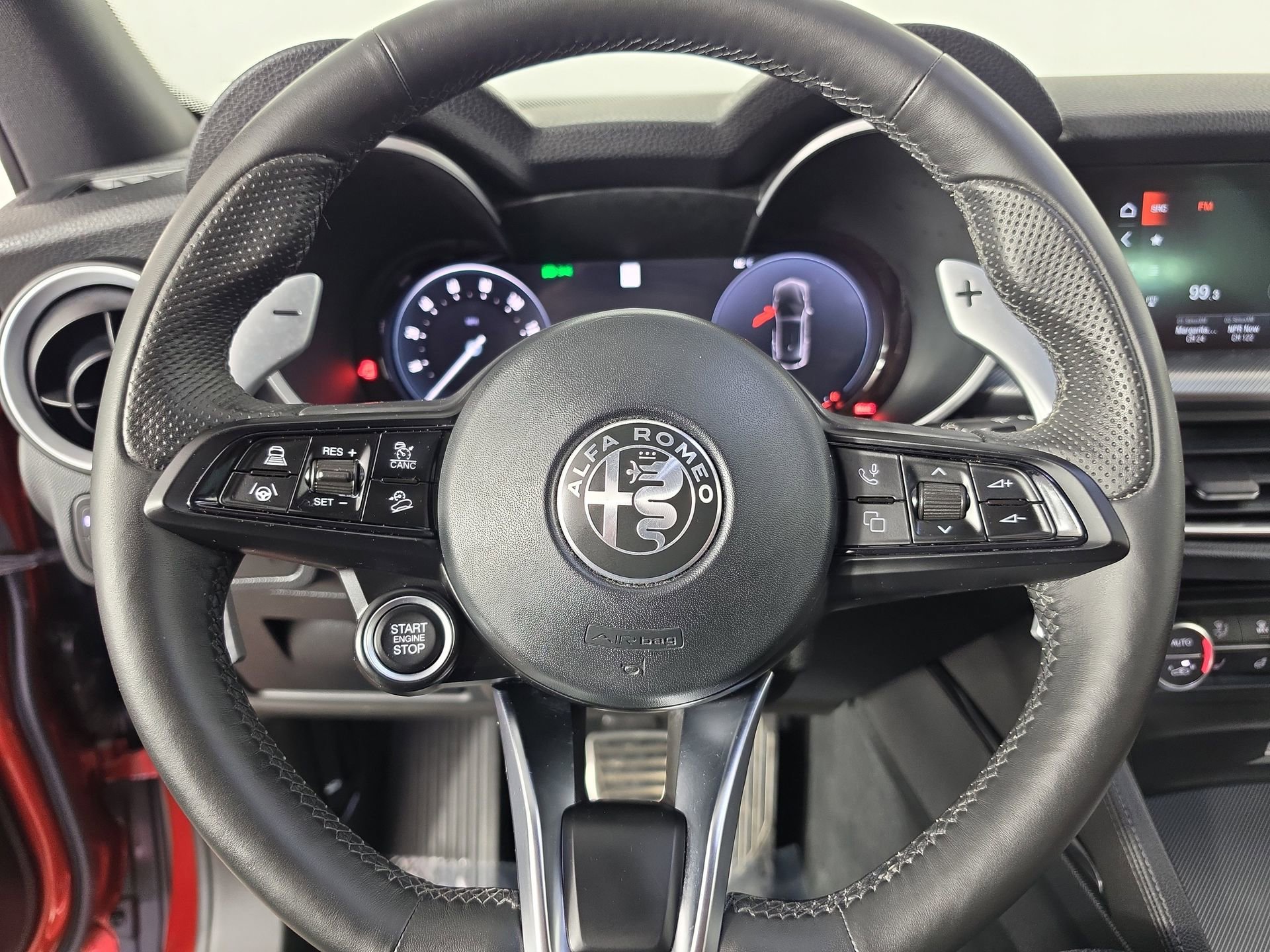 Used 2024 Alfa Romeo Stelvio Veloce AWD/4WD image 23