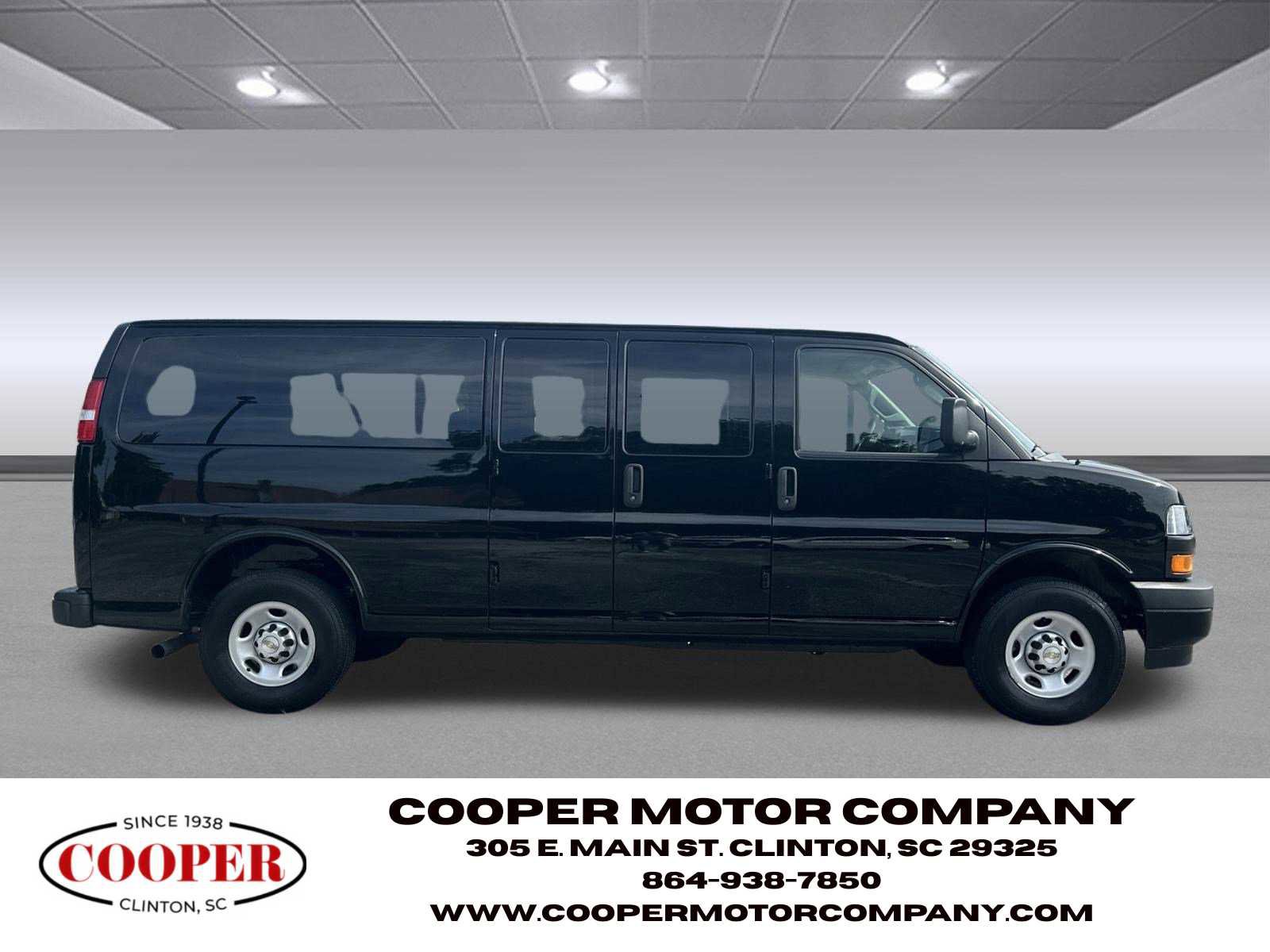 Used 2025 Chevrolet Express 3500 LS RWD image 6