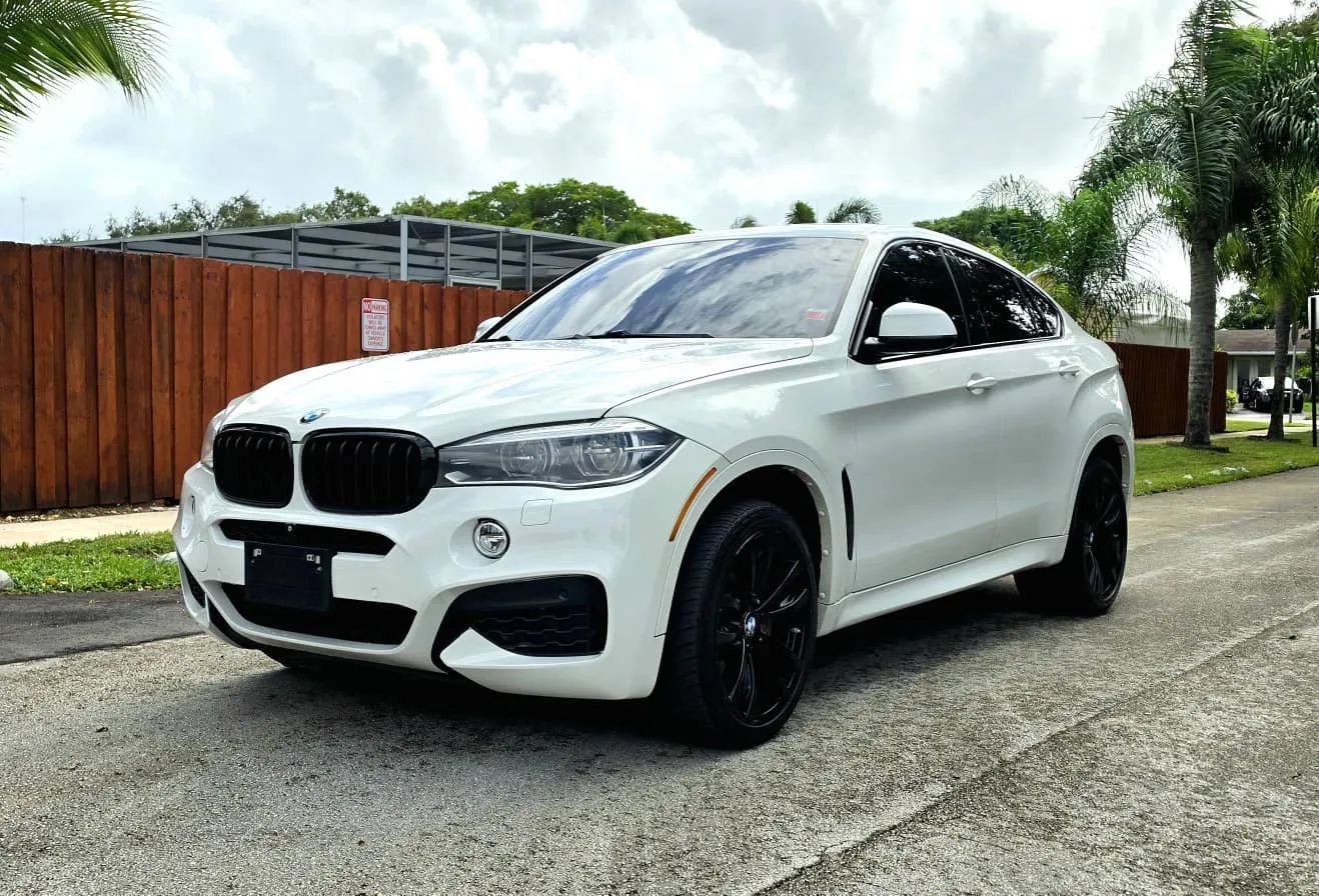 Used 2017 BMW X6 xDrive50i AWD/4WD image 1