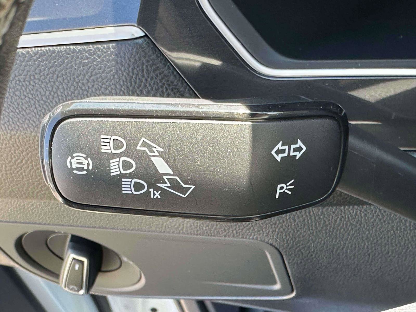 Used 2023 Volkswagen Tiguan SE AWD/4WD image 22
