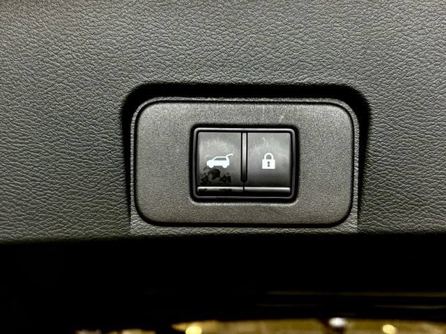 Used 2024 Nissan Rogue Platinum w/ Platinum Premium Package FWD image 38