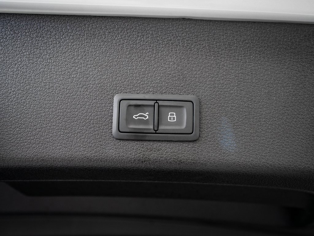 Used 2022 Audi e-tron Premium w/ Convenience Plus Package image 20