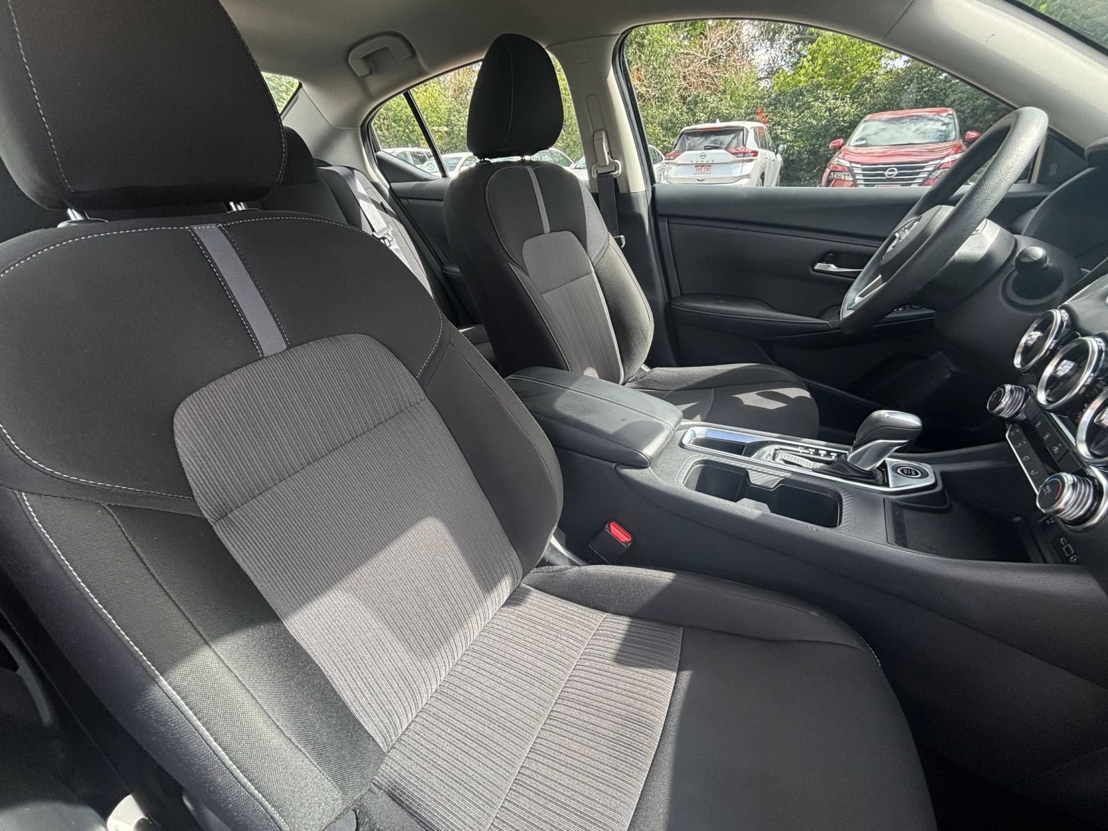 Used 2025 Nissan Sentra SV FWD image 32