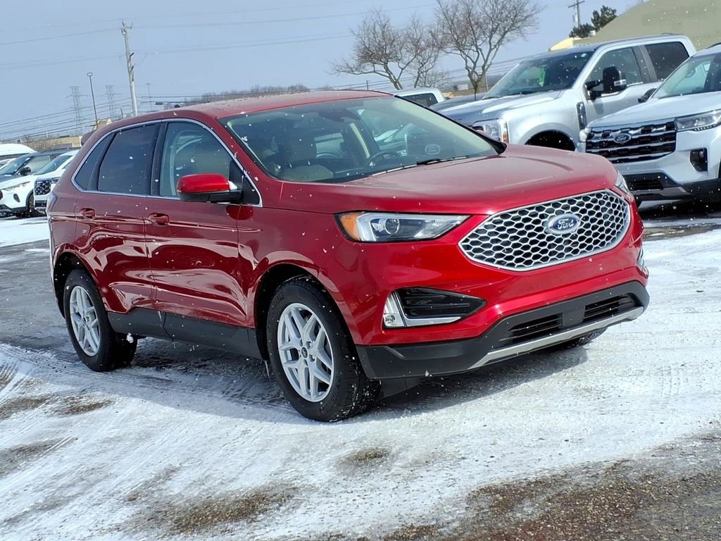 Used 2024 Ford Edge SEL w/ Convenience Package image 7