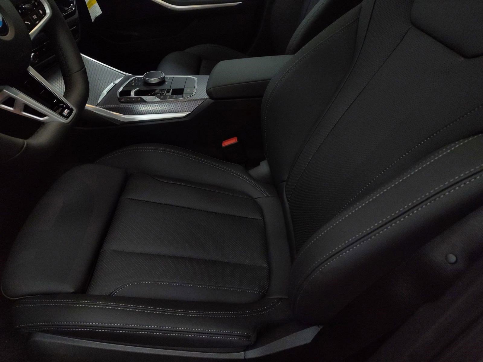 New 2026 BMW 330i xDrive Sedan w/ M Sport Package image 19