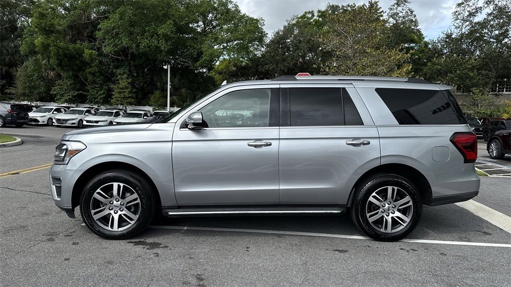 Used 2023 Ford Expedition Limited image 12