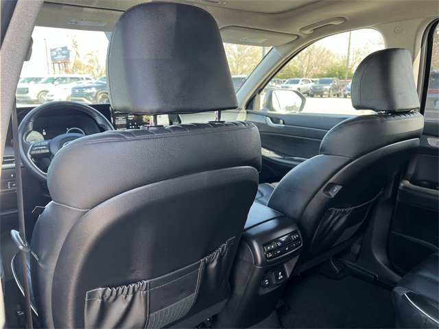 Used 2023 Hyundai Palisade Limited image 32