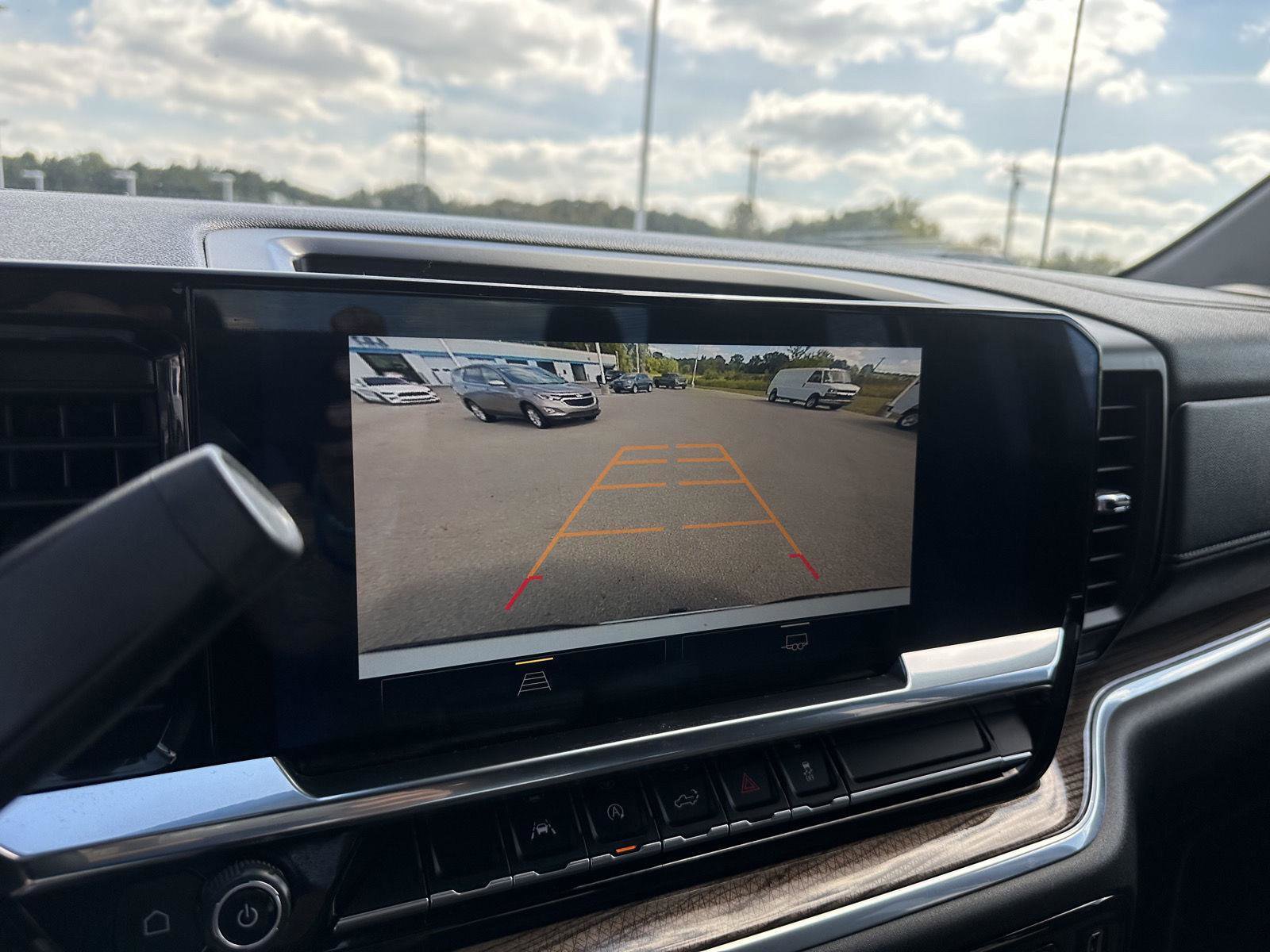 Used 2022 Chevrolet Silverado 1500 LT image 29