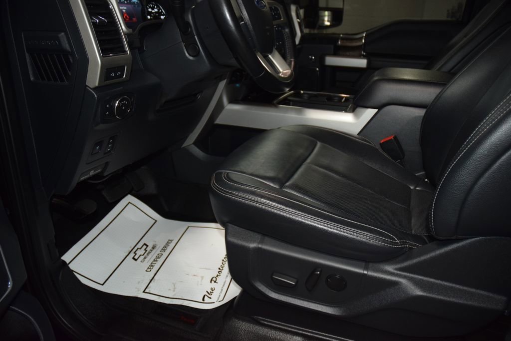 Used 2022 Ford F350 Lariat w/ Black Appearance Package image 39