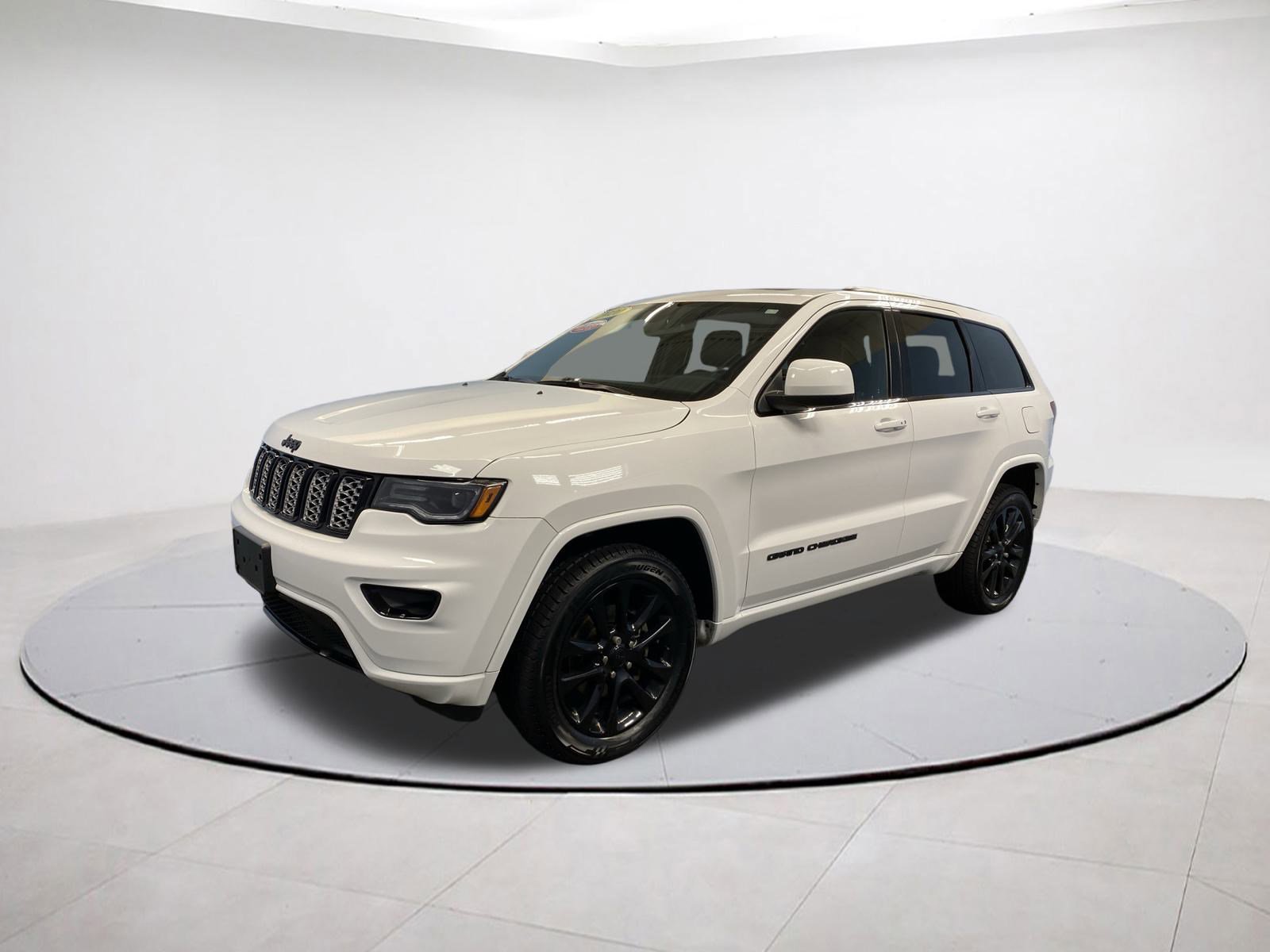Certified 2020 Jeep Grand Cherokee Altitude image 3