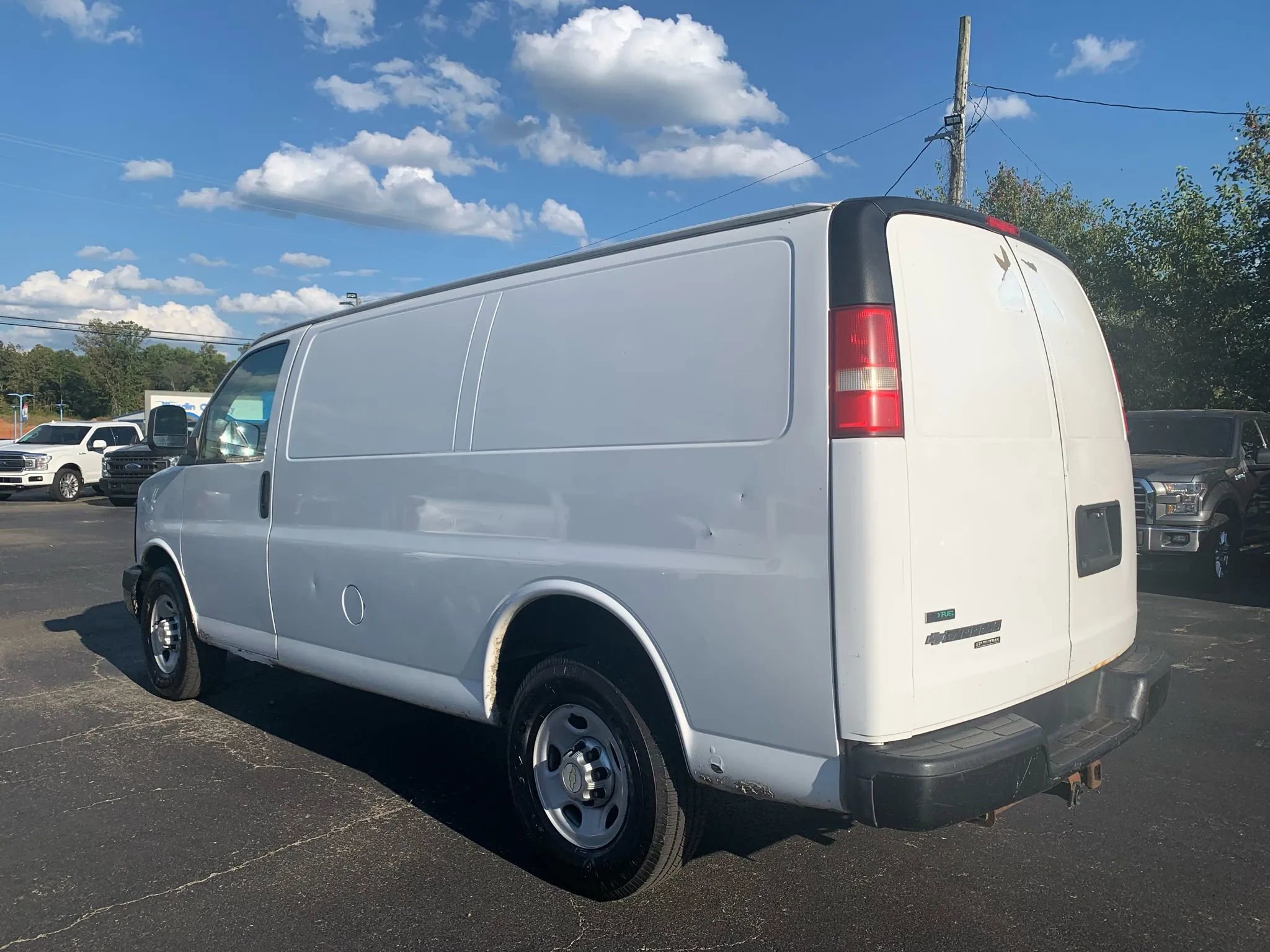 Used 2012 Chevrolet Express 2500 image 4