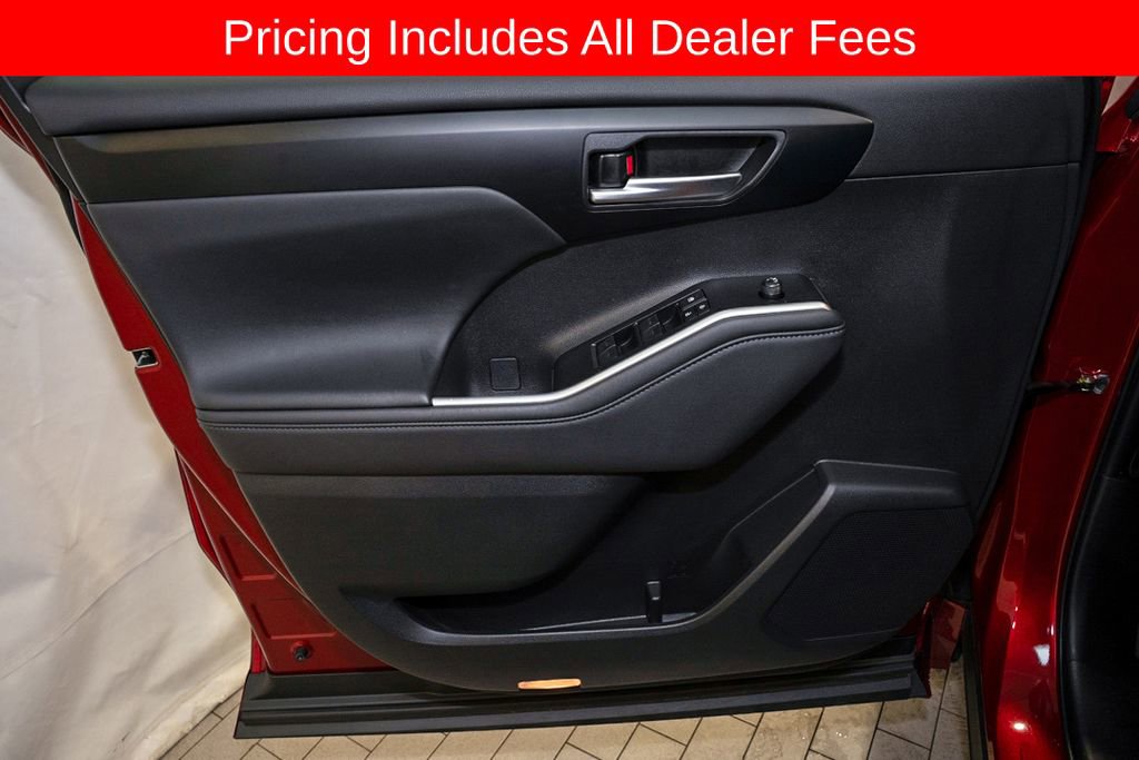 Certified 2025 Toyota Highlander XSE AWD/4WD image 15
