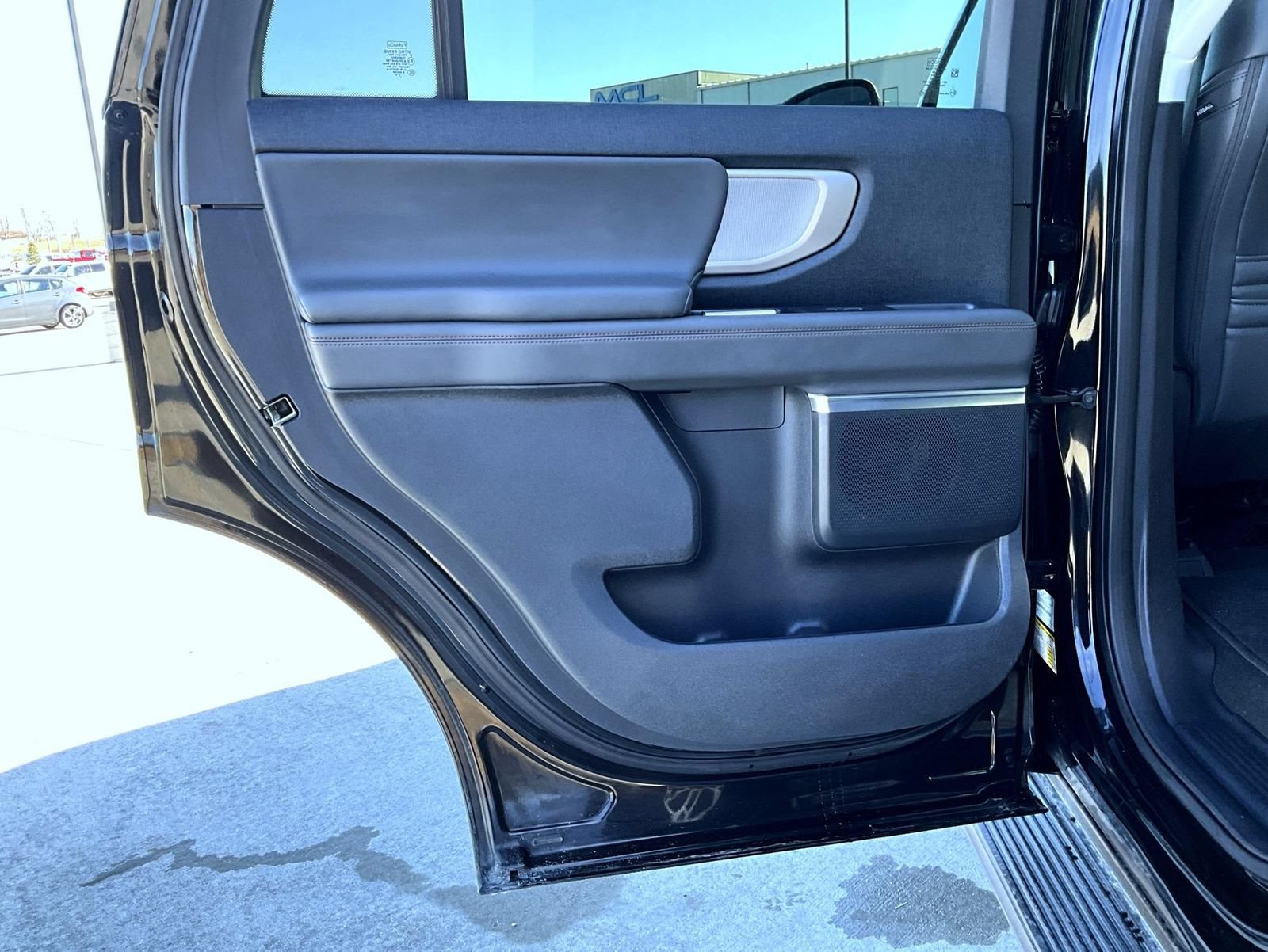 Used 2025 Ford Expedition Active AWD/4WD image 23