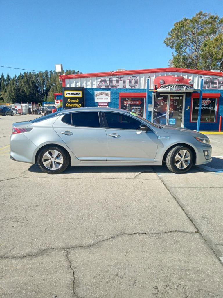 Used 2015 Kia Optima LX image 2