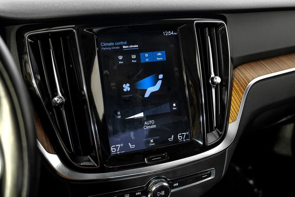 Used 2022 Volvo S60 B5 Inscription image 32