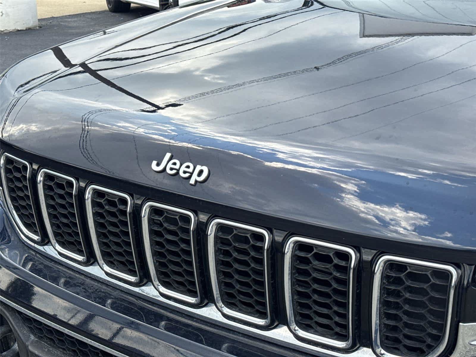 Used 2023 Jeep Grand Cherokee L Overland AWD/4WD image 10
