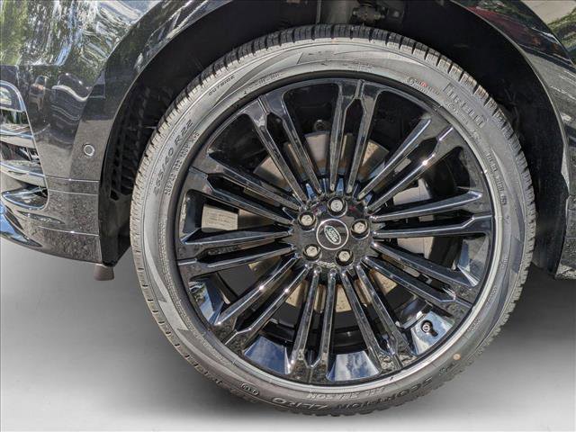 New 2026 Land Rover Range Rover Velar Dynamic SE image 10