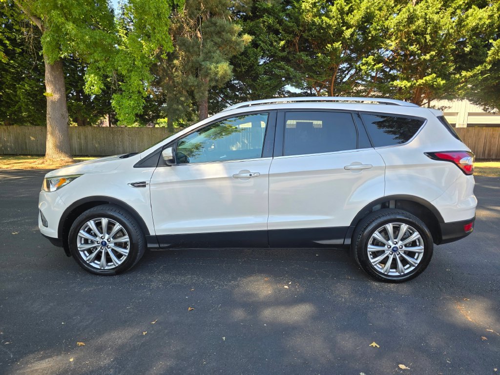 Used 2018 Ford Escape Titanium AWD/4WD image 3