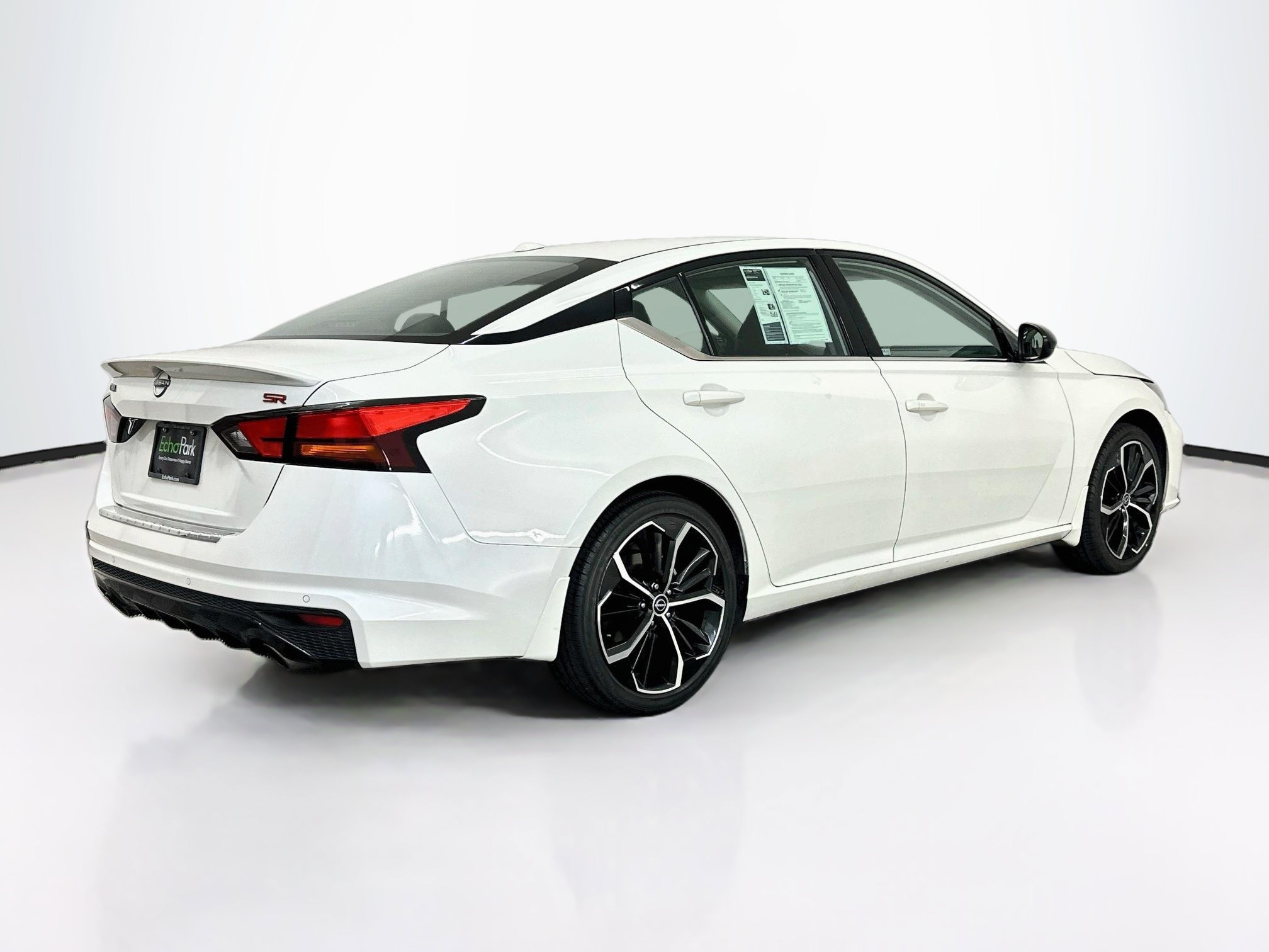Used 2023 Nissan Altima 2.5 SR FWD image 9