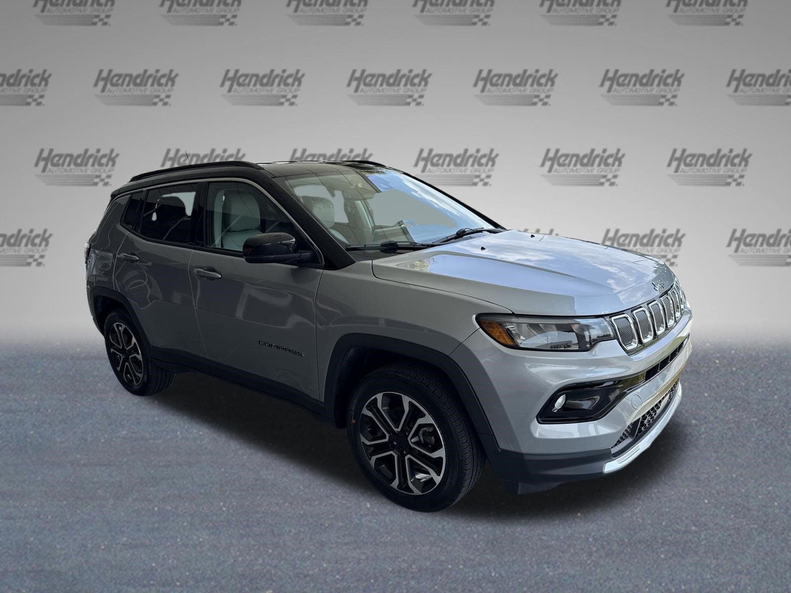 Used 2022 Jeep Compass Limited AWD/4WD image 2