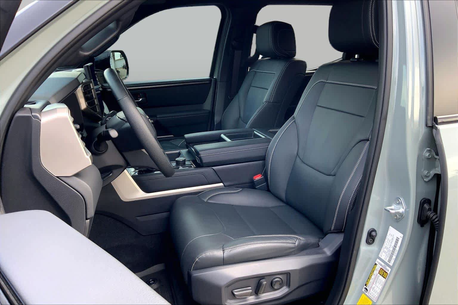 Used 2026 Toyota Tundra Limited AWD/4WD image 8